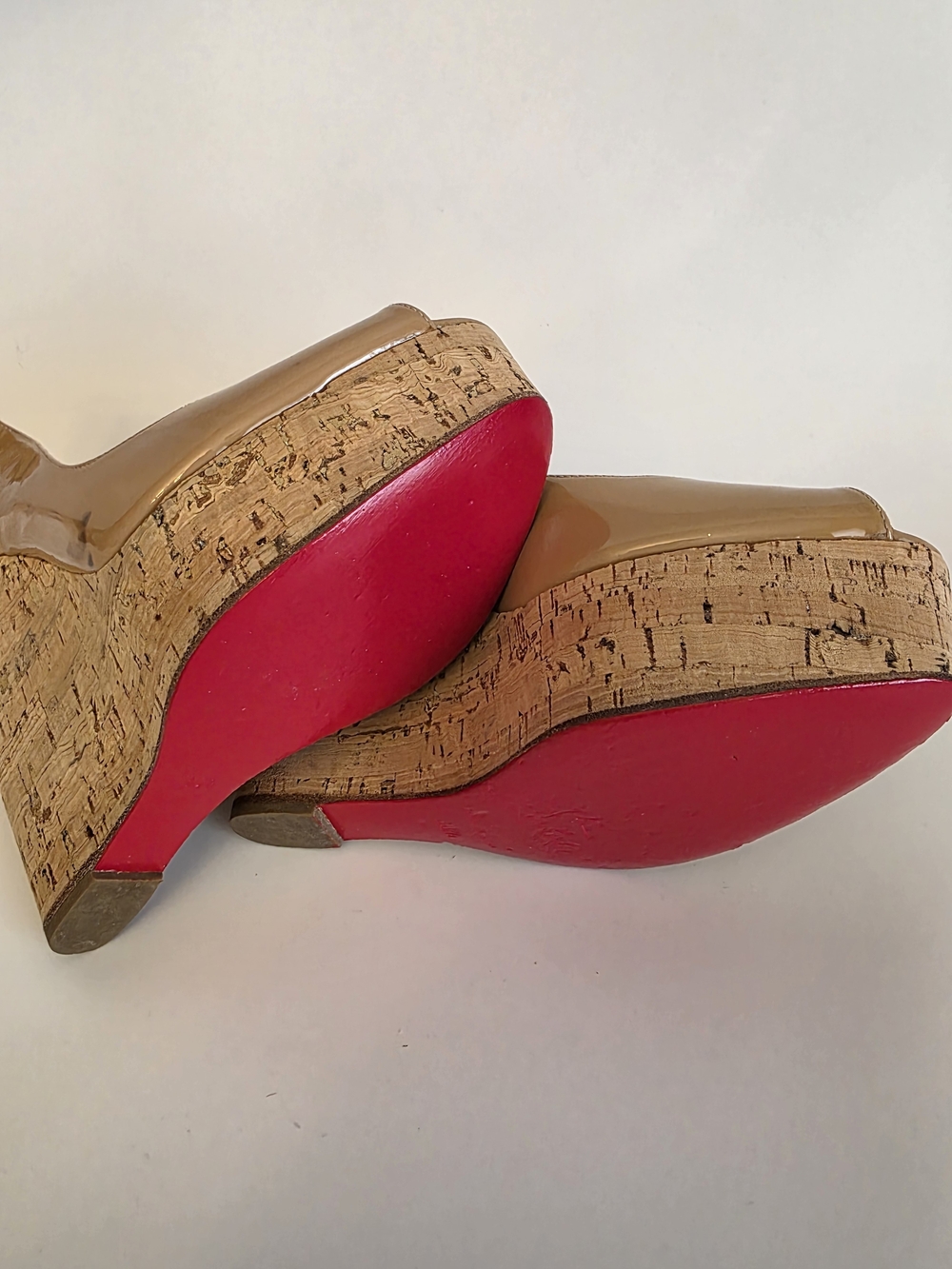 β€οΈ RED BOTTOM β€οΈ Womenβs Nude Patent Cork Platform Wedge - Picture 5 of 5